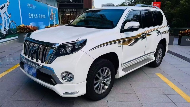 广州17年丰田普拉多2