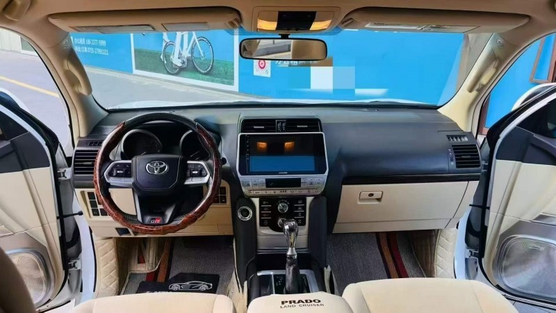 广州17年丰田普拉多5