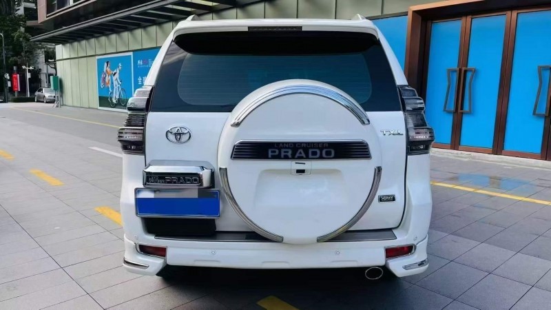 广州17年丰田普拉多9