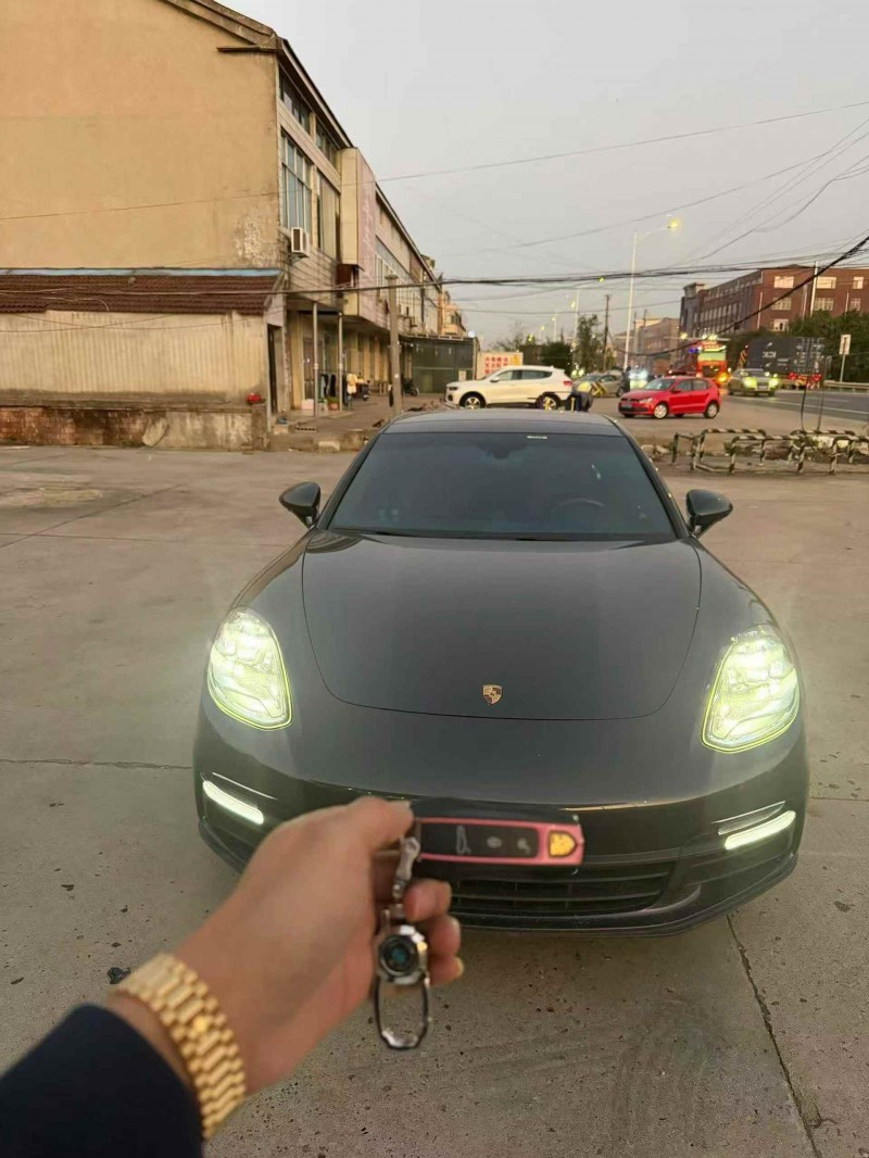 常州19年保时捷帕拉梅拉1