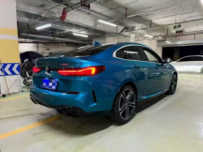 成都22年宝马2系8