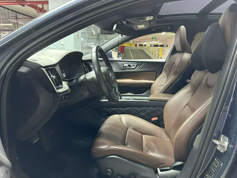 成都22年沃尔沃S60L9