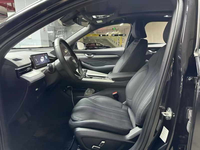 成都25年吉利星瑞3