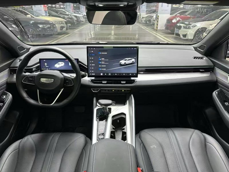 成都25年吉利星瑞4