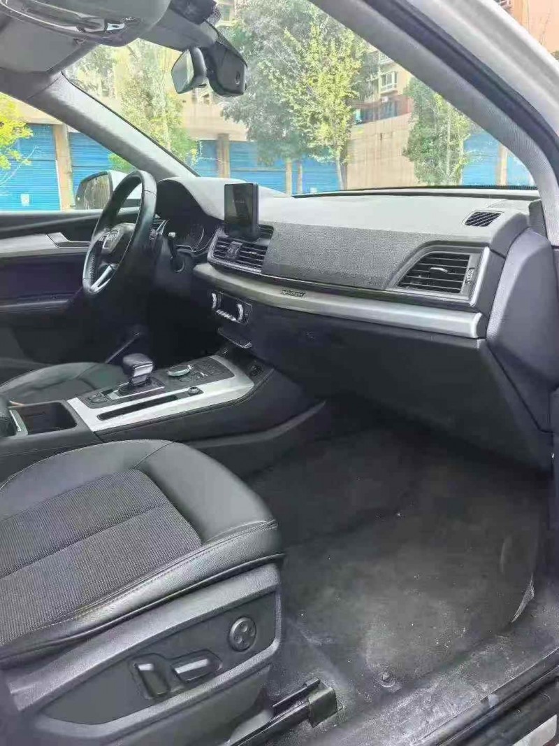 黄石20年奥迪Q54