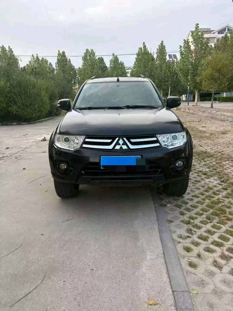 济宁14年三菱劲炫1