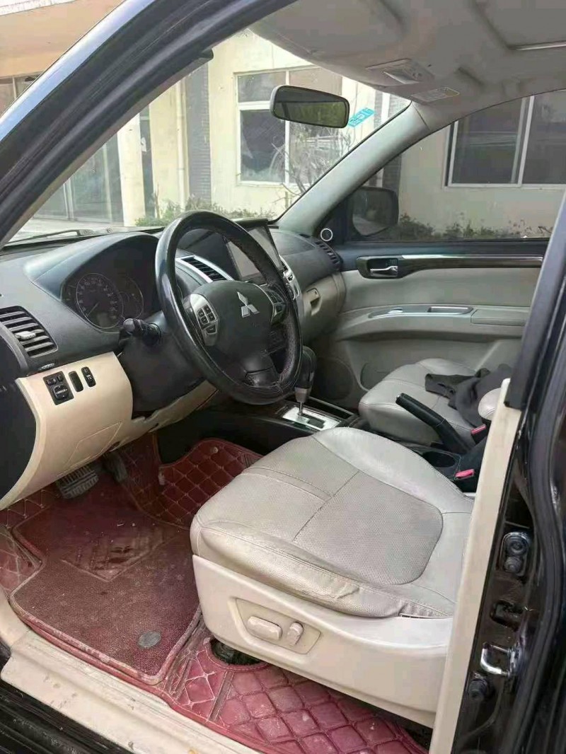 济宁14年三菱劲炫6