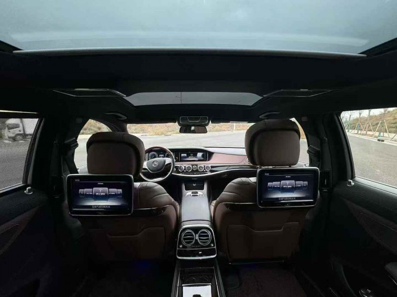 唐山17年奔驰迈巴赫S级4