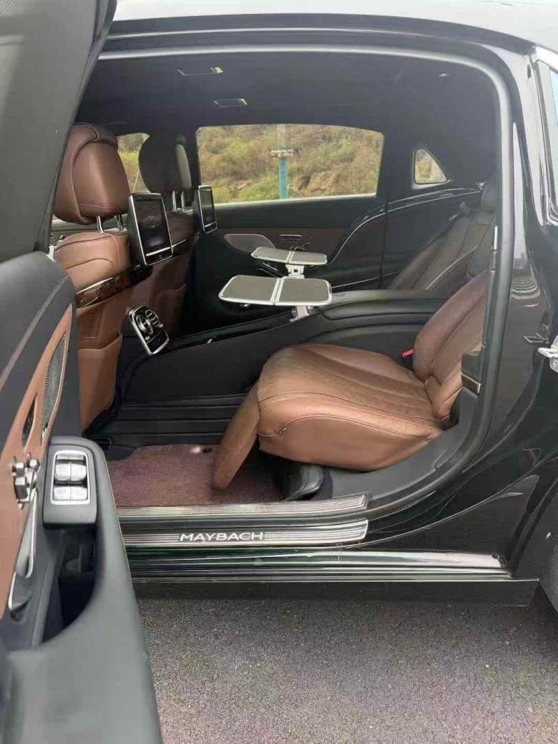 唐山17年奔驰迈巴赫S级5