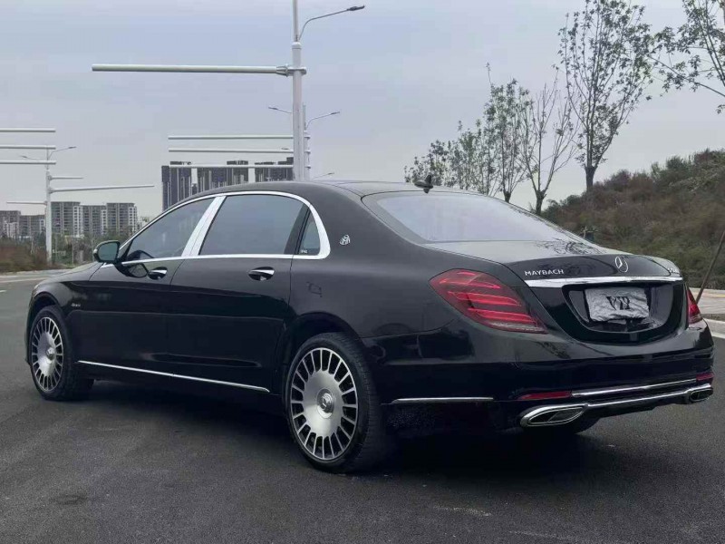唐山17年奔驰迈巴赫S级8