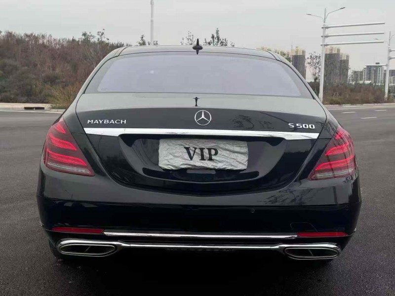 唐山17年奔驰迈巴赫S级9