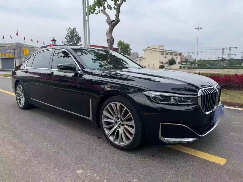 济宁22年宝马7系2