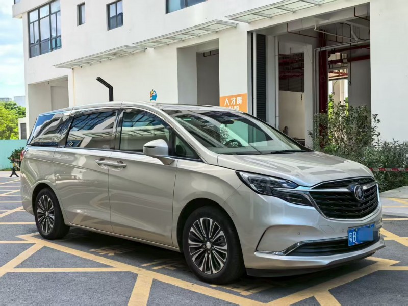 深圳21年别克GL82