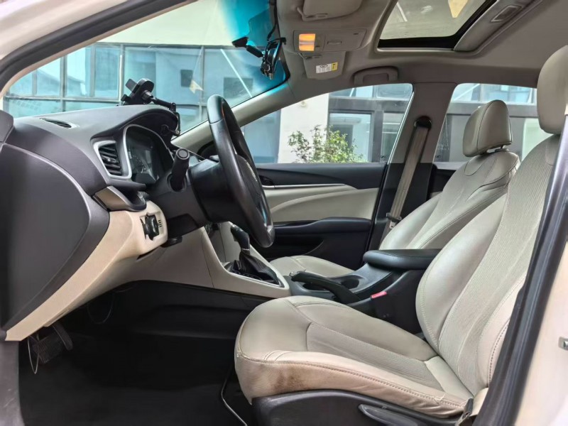 深圳17年别克英朗4