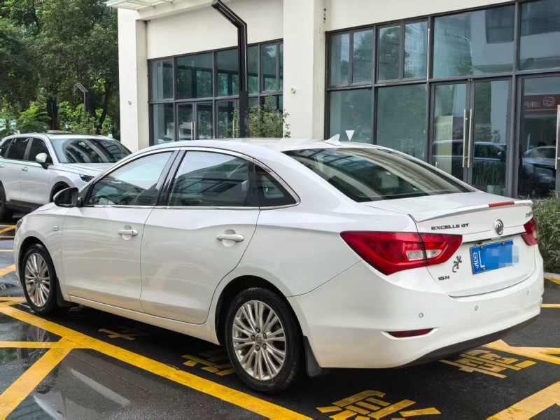 深圳17年别克英朗7