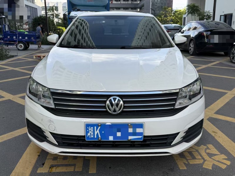 深圳21年大众朗逸1