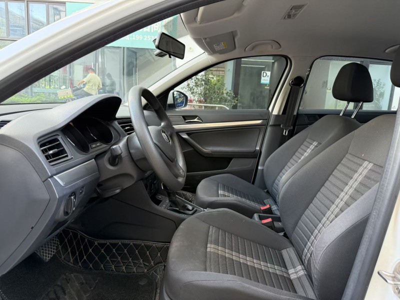 深圳21年大众朗逸4