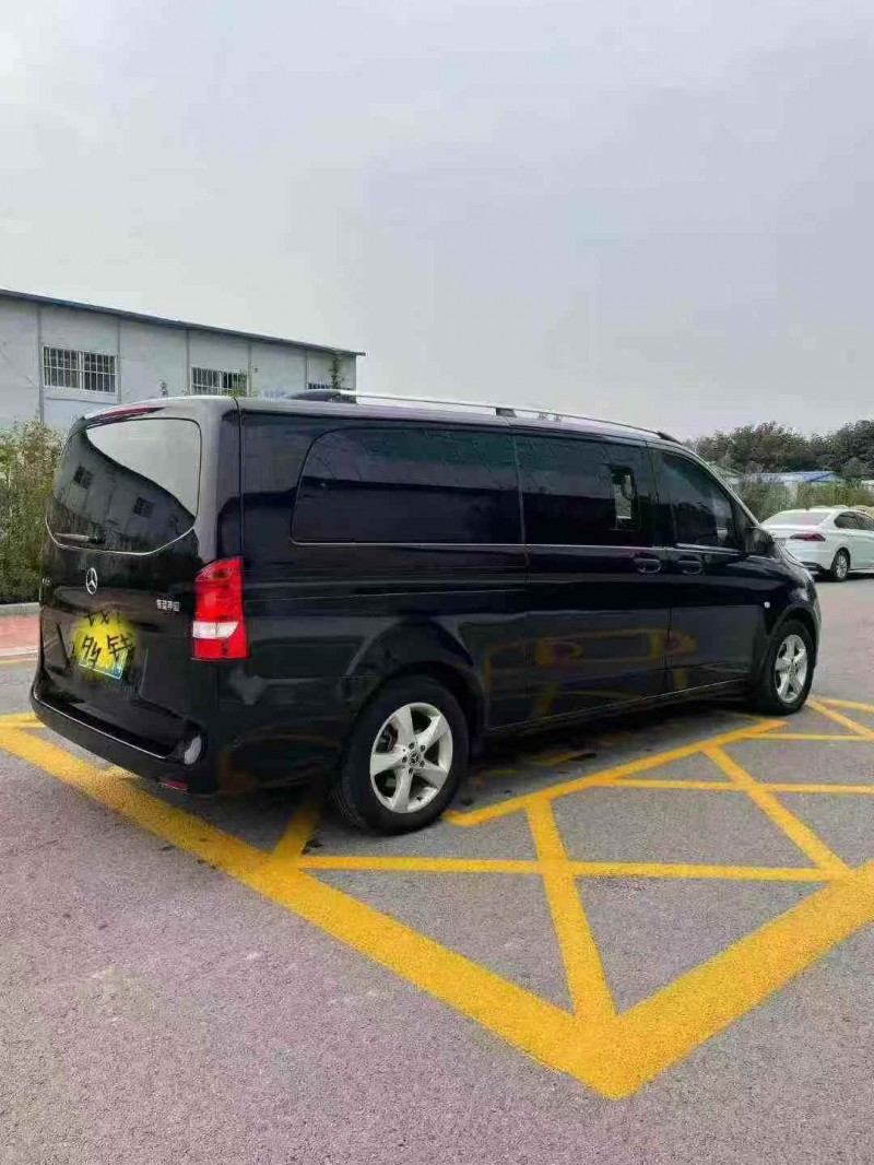 唐山19年奔驰威霆8