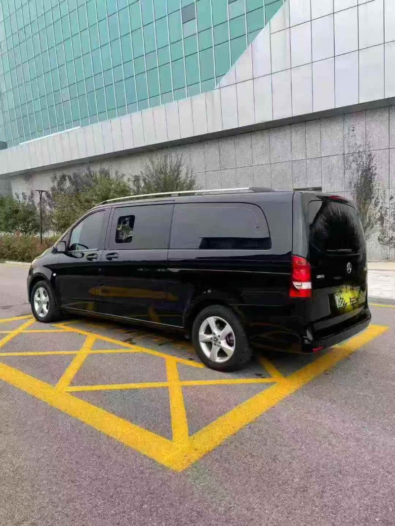 唐山19年奔驰威霆9