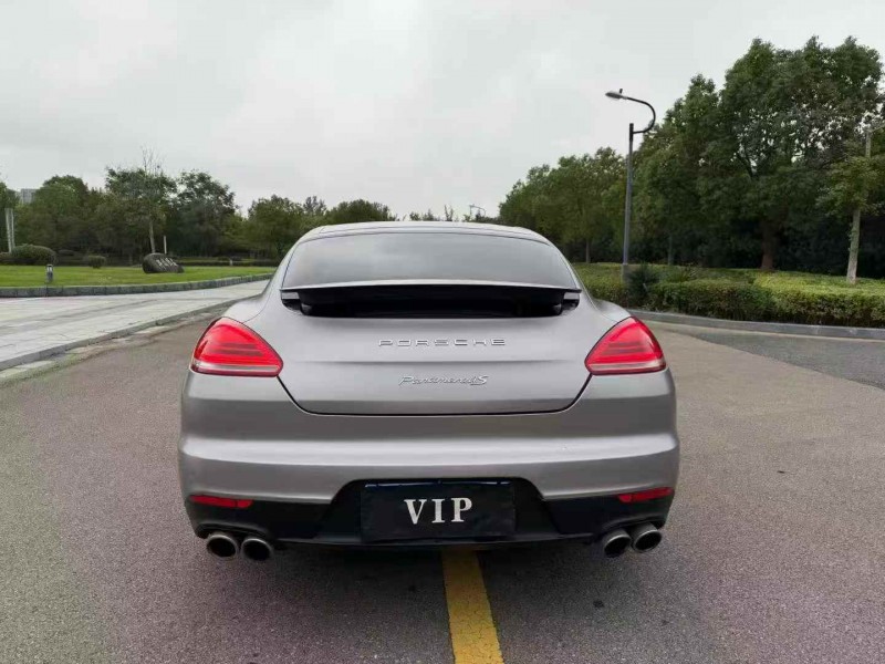 苏州14年保时捷帕拉梅拉8