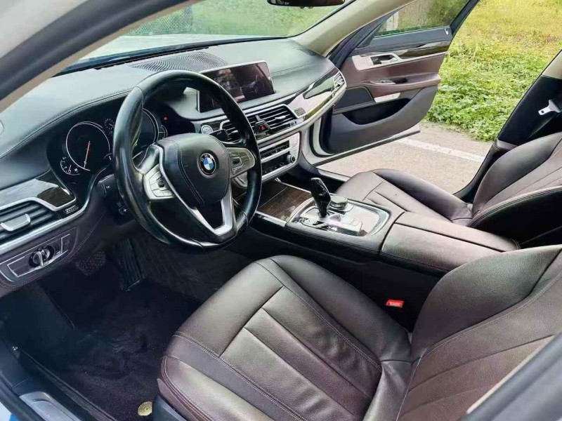 泰安17年宝马7系5