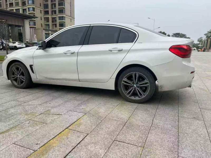 萍乡18年宝马1系9