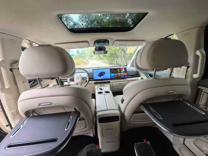 秦皇岛25年岚图汽车梦想家6