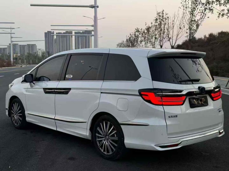 唐山23年本田艾力绅8