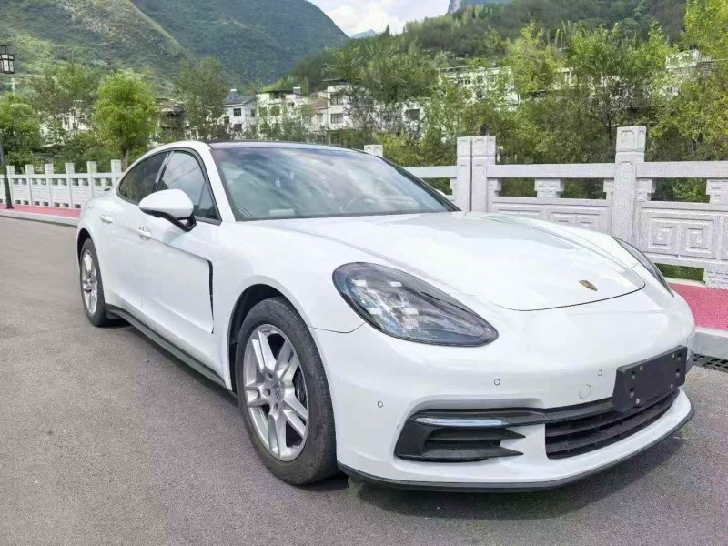 邵阳19年保时捷帕拉梅拉2