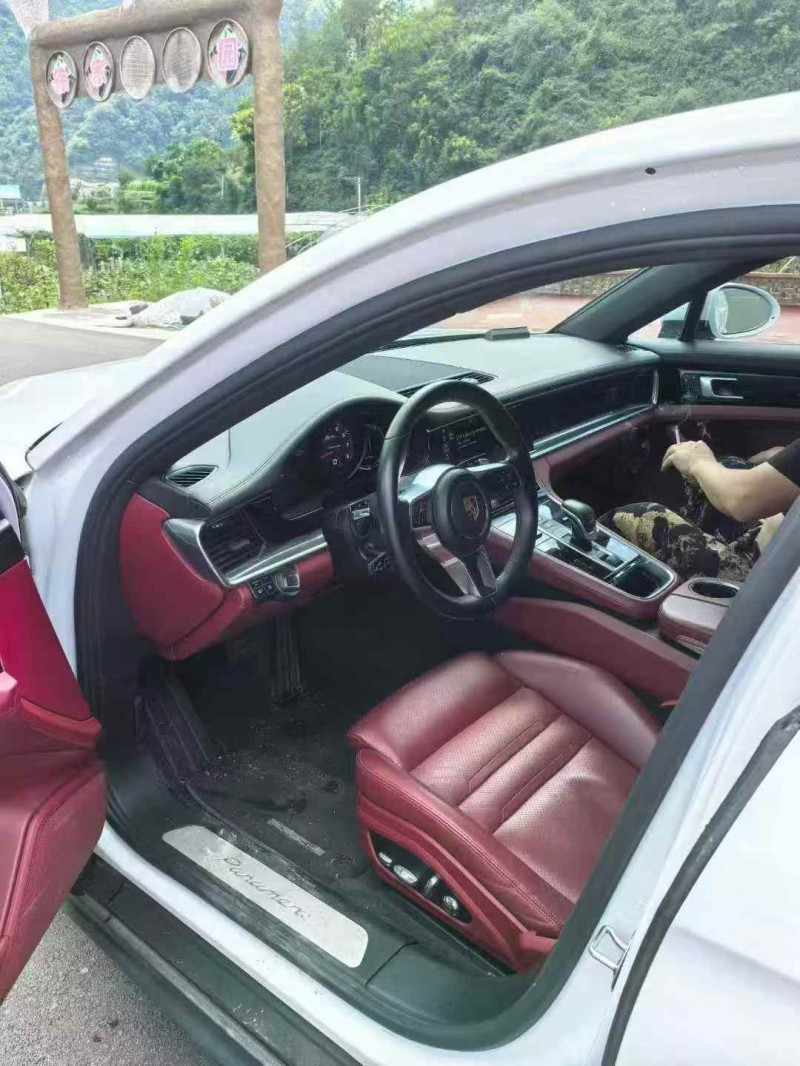 邵阳19年保时捷帕拉梅拉5