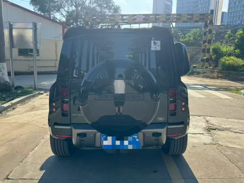 东莞23年路虎卫士9