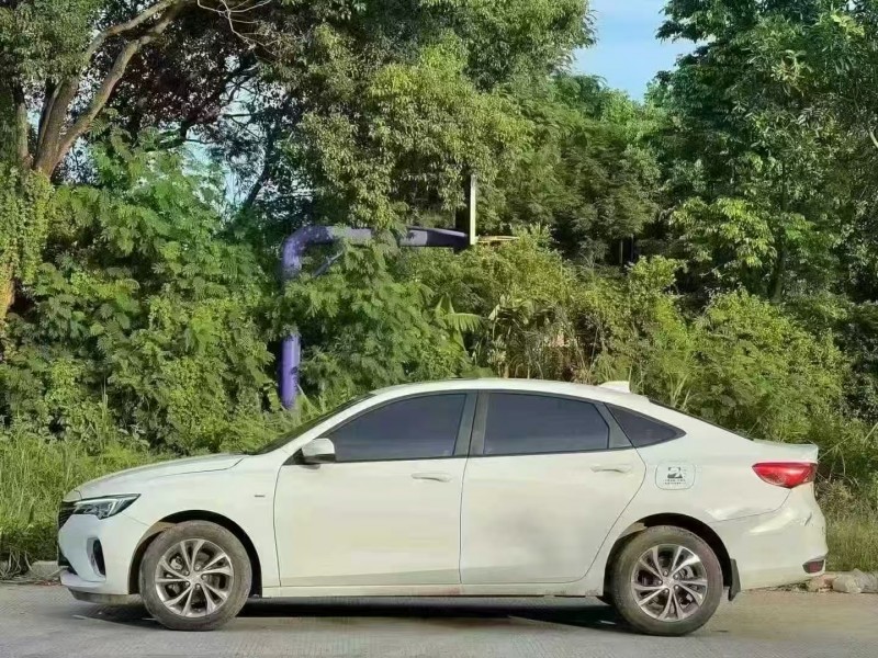 汕头22年别克威朗3