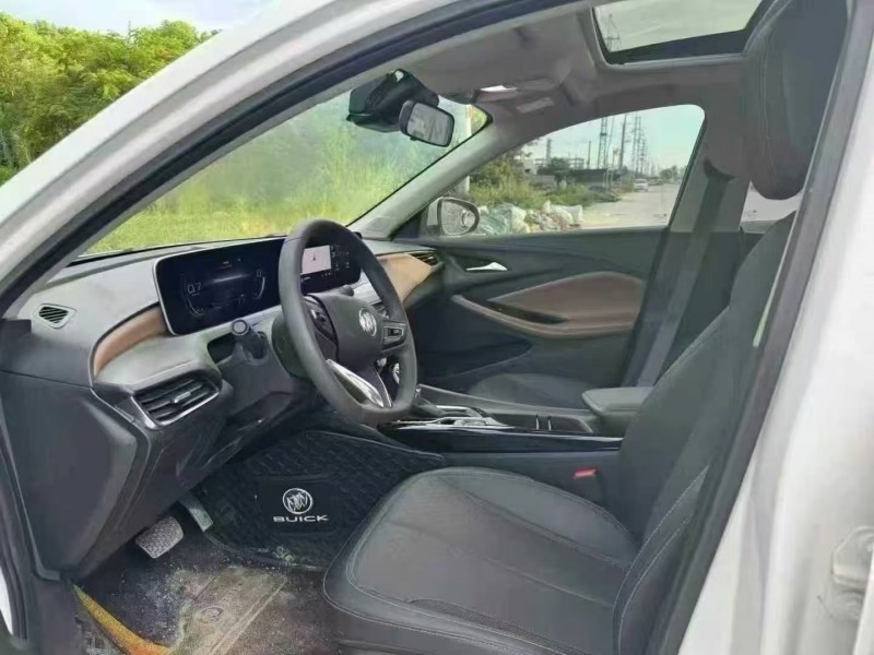 汕头22年别克威朗4