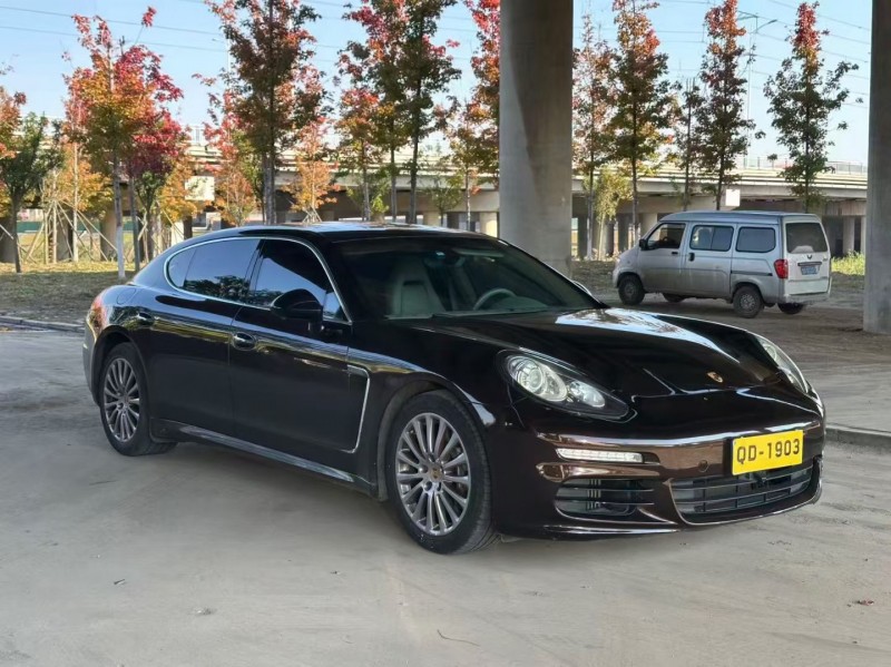 青岛15年保时捷帕拉梅拉3