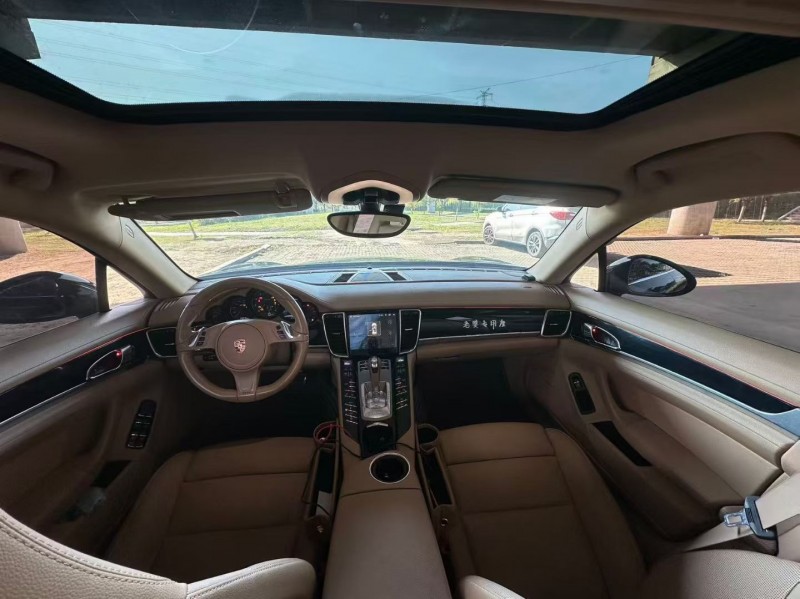 青岛15年保时捷帕拉梅拉6