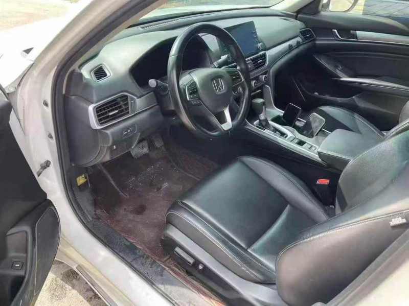 济宁21年本田雅阁4