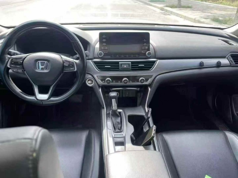 济宁21年本田雅阁5