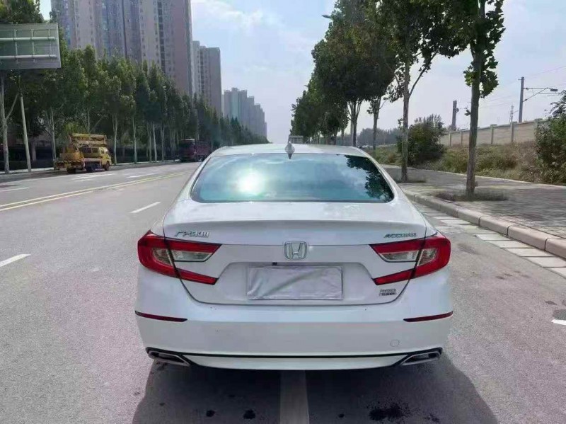 济宁21年本田雅阁7