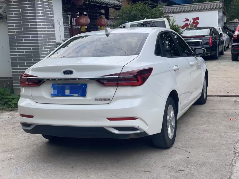 济宁21年福特福睿斯8