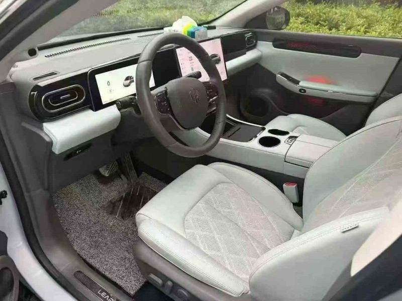 衡阳23年零跑汽车C016