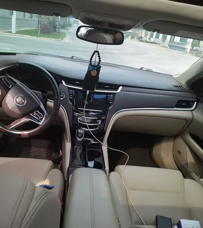武汉13年凯迪拉克XTS3