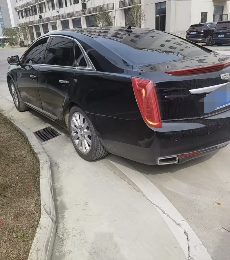武汉13年凯迪拉克XTS7
