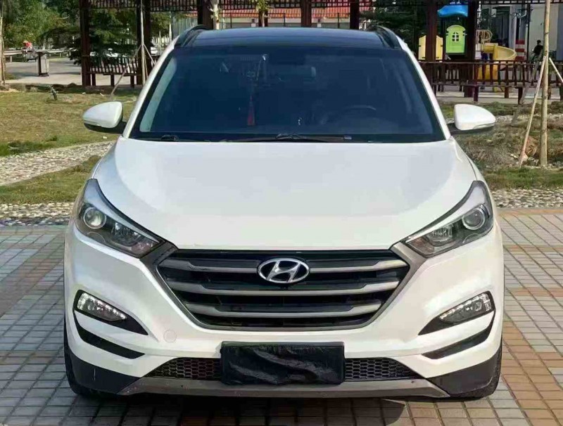 深圳16年现代途胜1