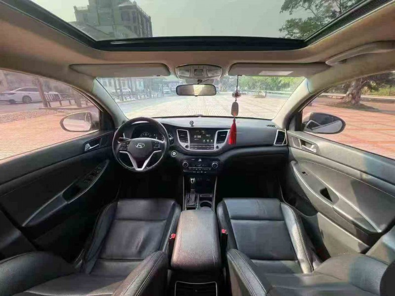 深圳16年现代途胜5