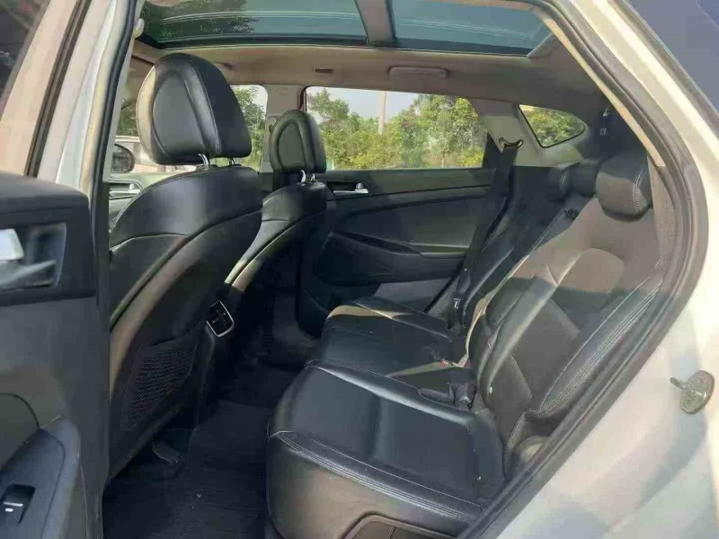 深圳16年现代途胜6