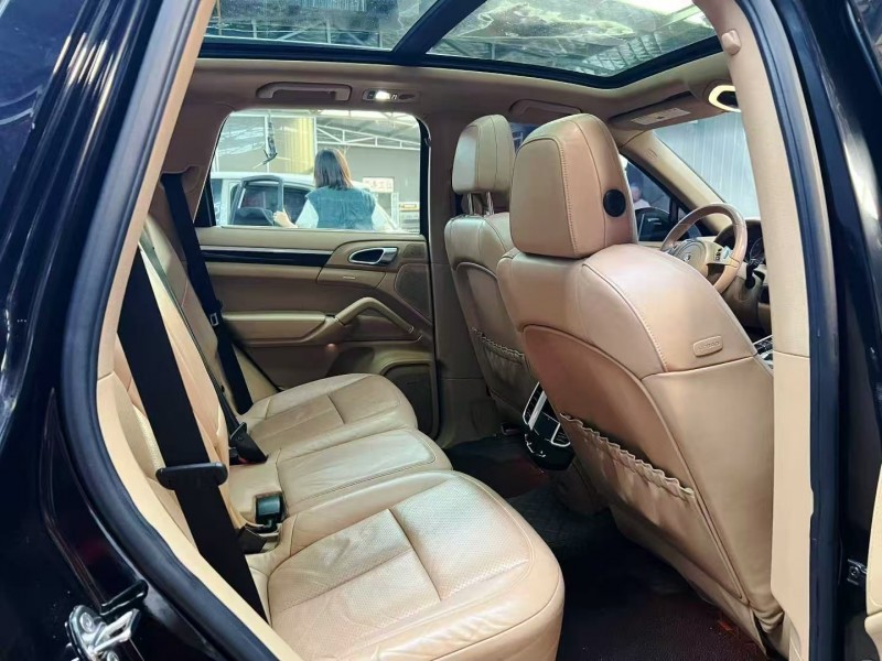 潍坊12年保时捷卡宴6