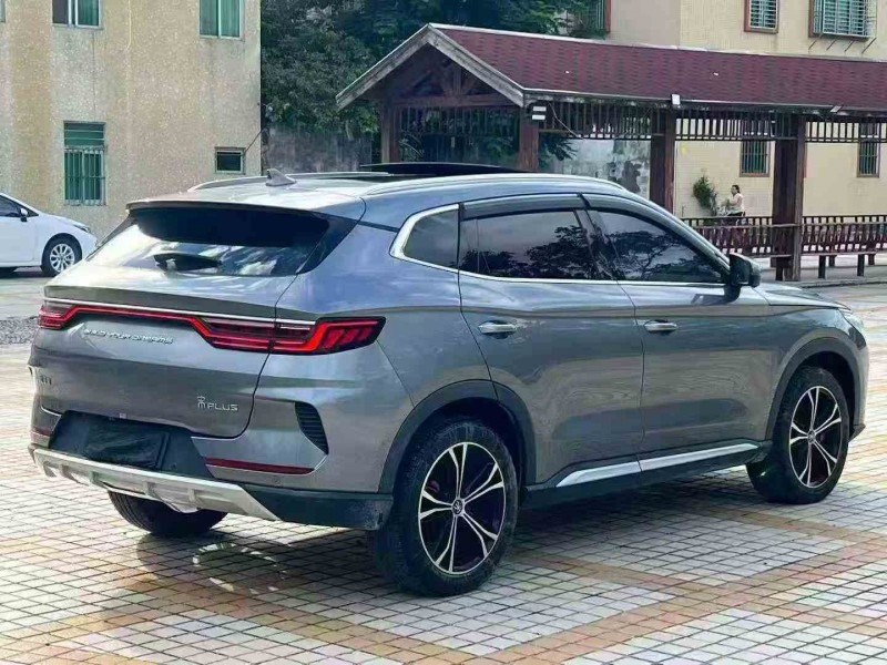 珠海22年比亚迪宋8