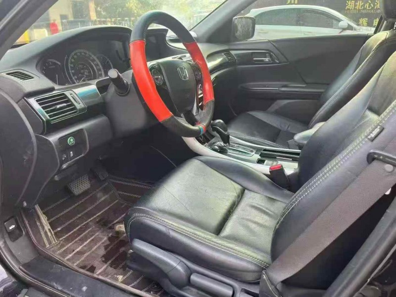襄阳16年本田雅阁6