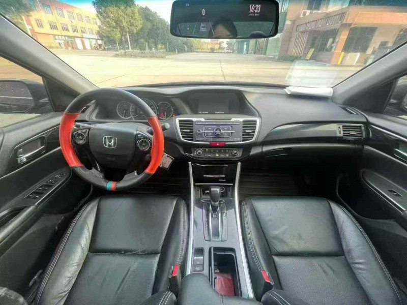 襄阳16年本田雅阁8