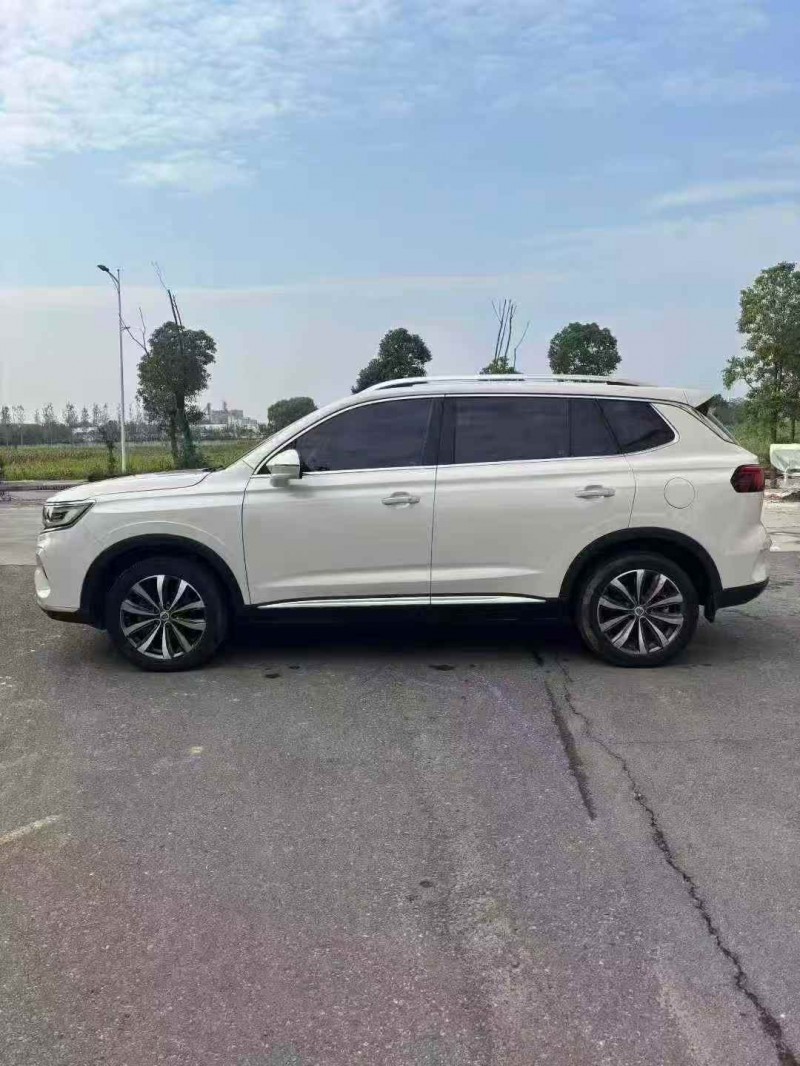 襄阳20年荣威RX53